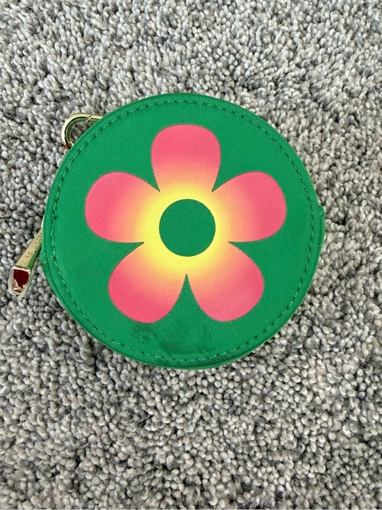 Marc Jacobs Handbags - Marc Jacobs Daisy Coin Purse  Green Floral Round Zip Pouch Gold Zipper Bag Charm